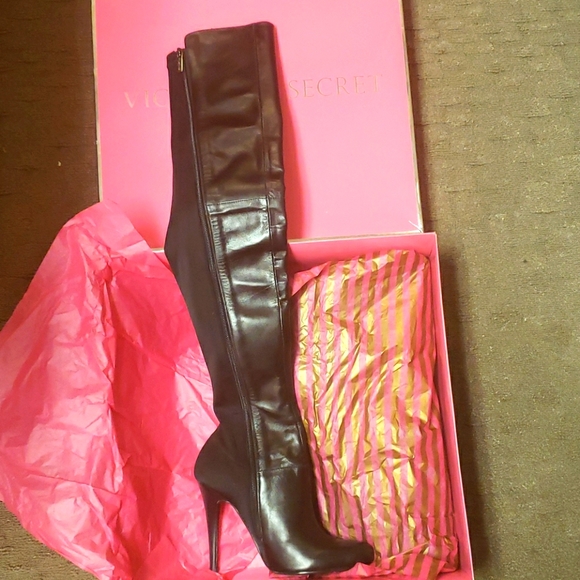 Victoria Secret Over the knee boots - Picture 1 of 3
